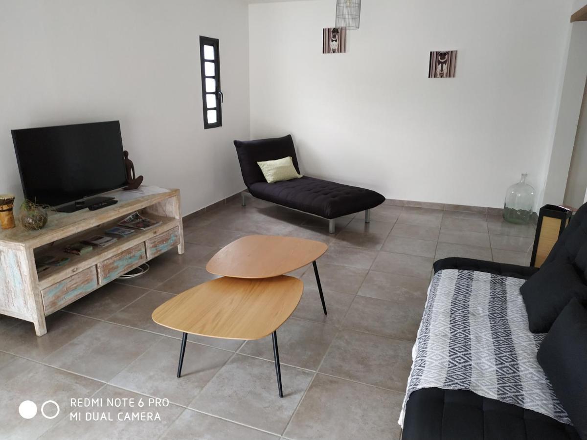 Jolie Maison T3 A St Pierre, 2 Chambres Avec Sdb, Grande Varangue, Jardin Сен-Пьер Экстерьер фото