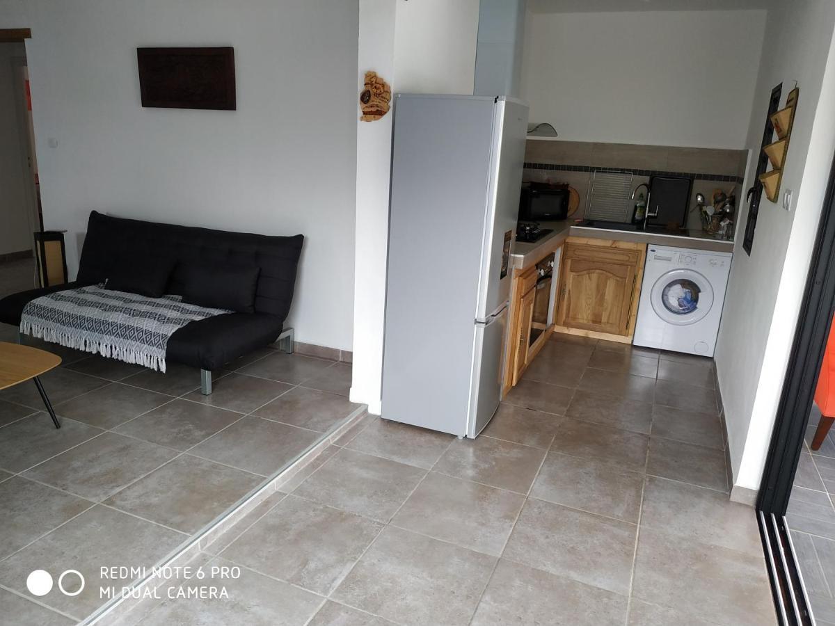 Jolie Maison T3 A St Pierre, 2 Chambres Avec Sdb, Grande Varangue, Jardin Сен-Пьер Экстерьер фото
