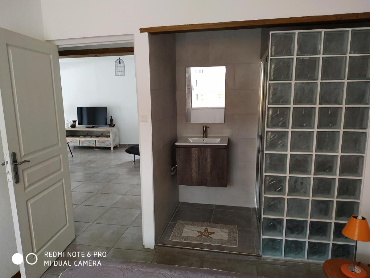 Jolie Maison T3 A St Pierre, 2 Chambres Avec Sdb, Grande Varangue, Jardin Сен-Пьер Экстерьер фото