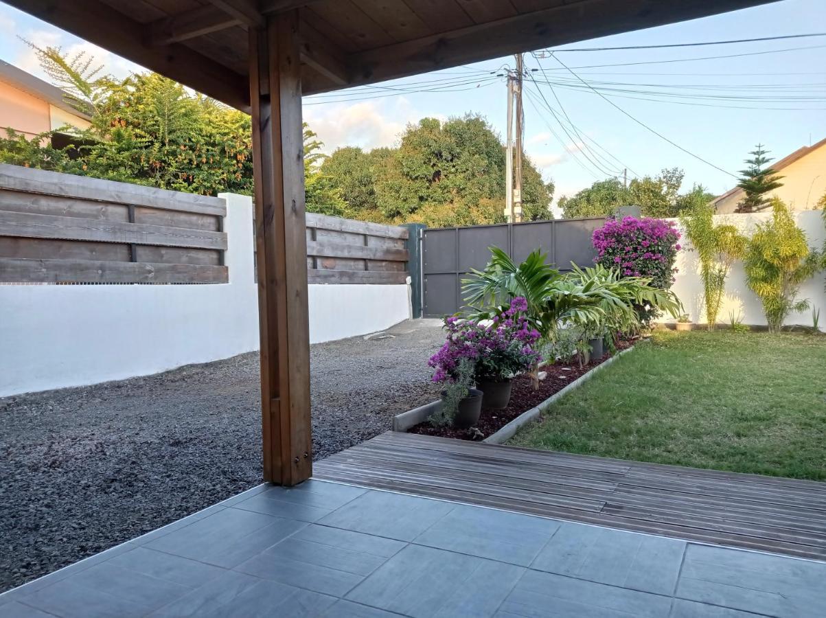 Jolie Maison T3 A St Pierre, 2 Chambres Avec Sdb, Grande Varangue, Jardin Сен-Пьер Экстерьер фото