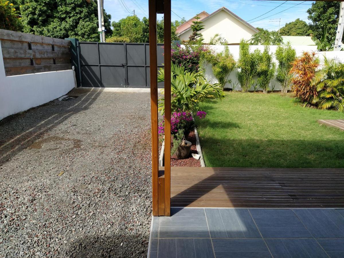 Jolie Maison T3 A St Pierre, 2 Chambres Avec Sdb, Grande Varangue, Jardin Сен-Пьер Экстерьер фото