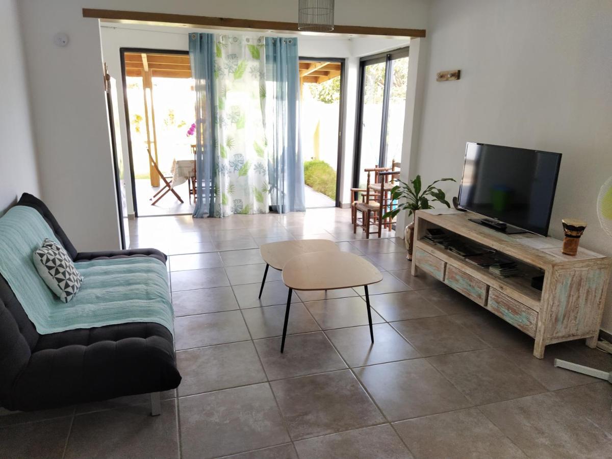 Jolie Maison T3 A St Pierre, 2 Chambres Avec Sdb, Grande Varangue, Jardin Сен-Пьер Экстерьер фото