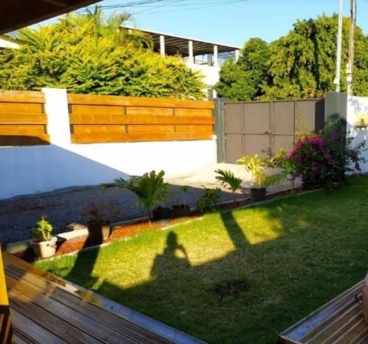 Jolie Maison T3 A St Pierre, 2 Chambres Avec Sdb, Grande Varangue, Jardin Сен-Пьер Экстерьер фото