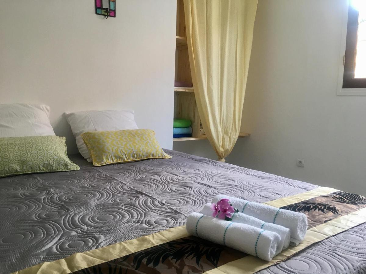 Jolie Maison T3 A St Pierre, 2 Chambres Avec Sdb, Grande Varangue, Jardin Сен-Пьер Экстерьер фото